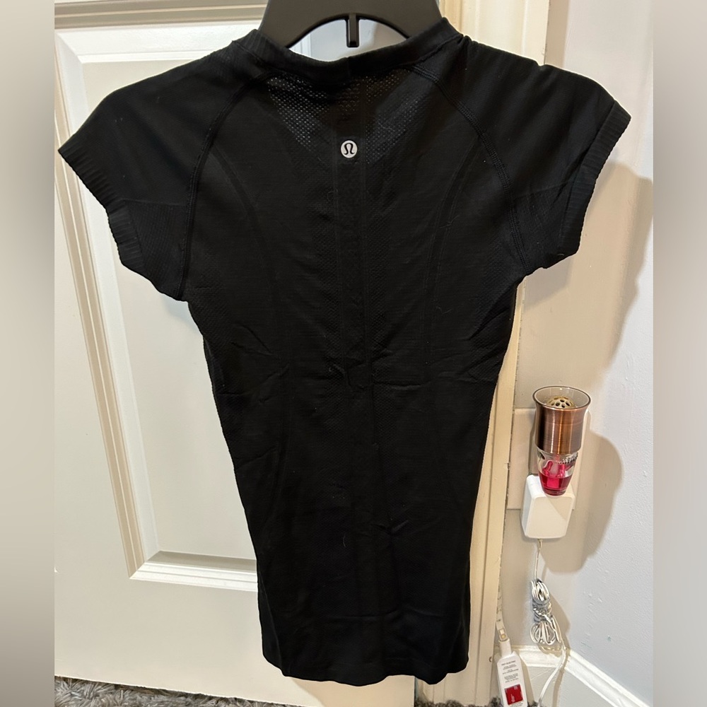 black lulu top